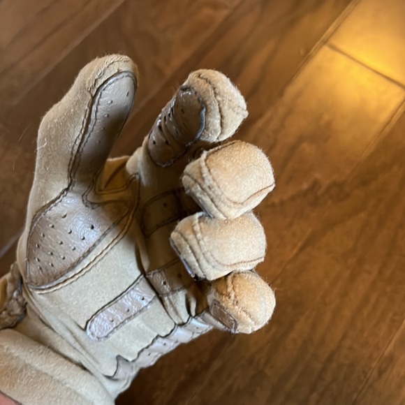 Isotoner “warm-ups” Gloves one size - Picture 8 of 9